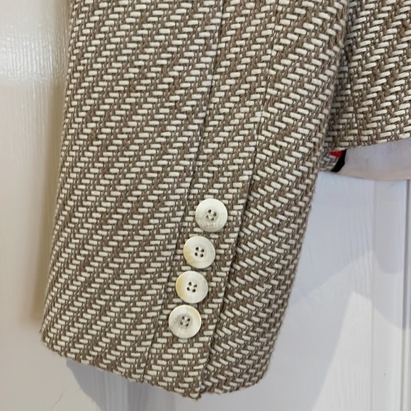 Canadian Designer AndyThéAhn Detailed Jacket & Skirt taupe/ivory. Size 6, New. - Picture 6 of 15